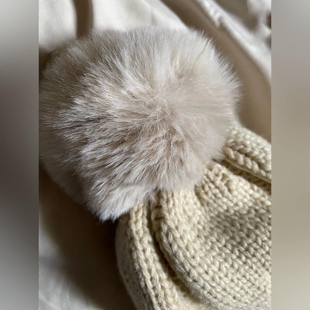 UGG Cream Knit Beanie with Faux Fur Pom-Pom - Picture 5 of 5